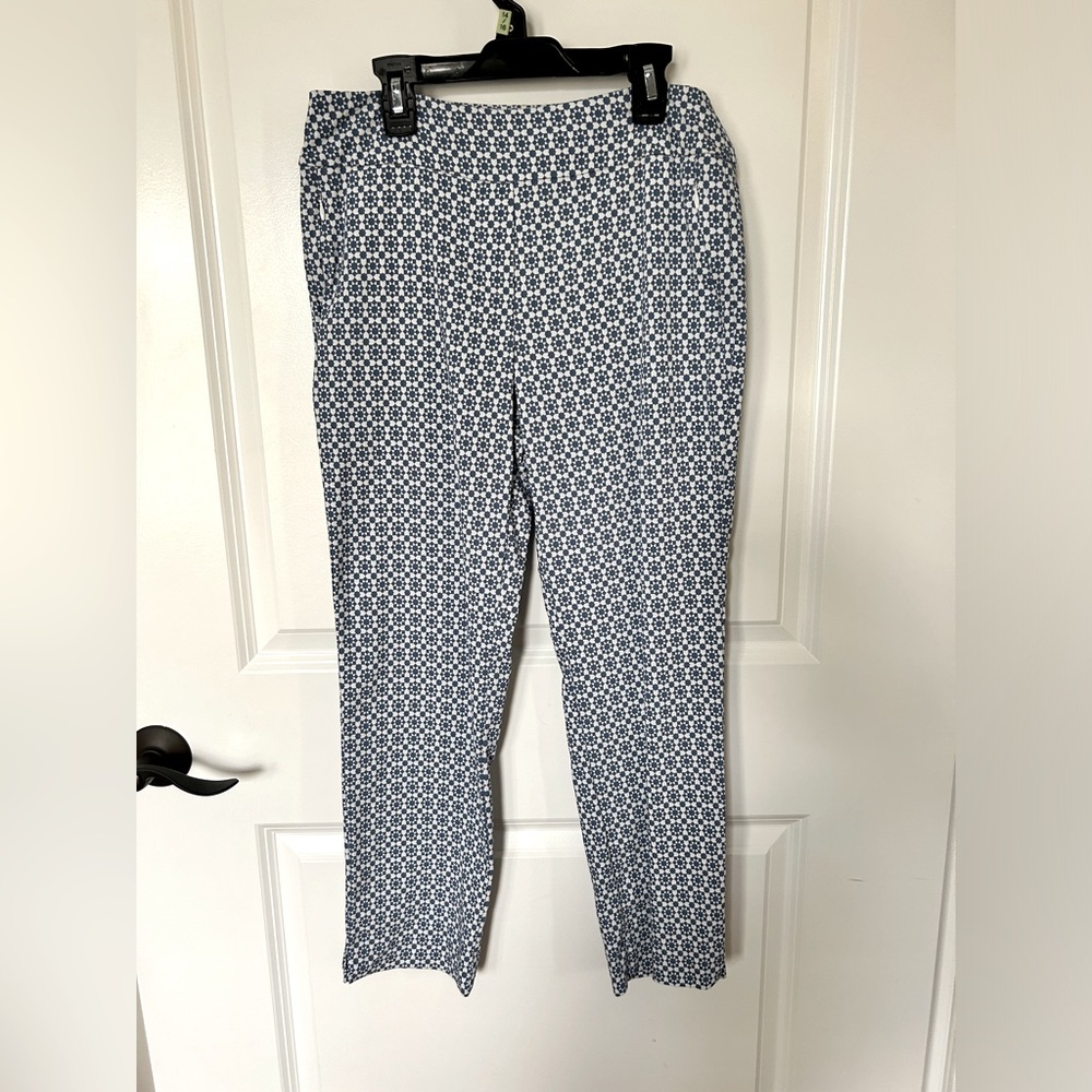 Margaret M Slimming pull on pants Med